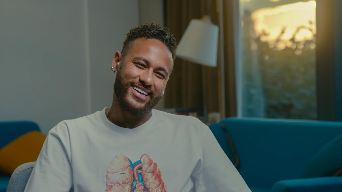 Se estrena la miniserie documental de Neymar en Netflix Este martes Netflix estrenará la miniserie documental 'El caos perfecto', una mirada profunda a la vida del futbolista brasilero de 29 años, Neymar Jr.