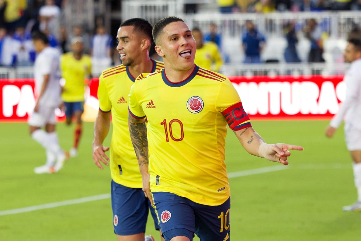 Estos son los convocados a la Selección para enfrentar a Perú y Argentina El técnico de la Selección Colombia, Reinaldo Rueda, dio a conocer este miércoles la lista de 28 jugadores convocados para los próximos encuentros contra Perú y Argentina, por las fechas 15 y 16 de las Eliminatorias Suramericanas al Mundial Catar 2022, que se disputarán el 28 de enero y el primero de febrero, respectivamente.