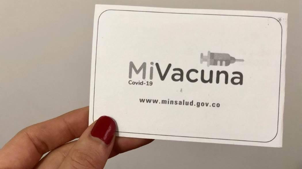 MinSalud dijo que las EPS deben buscar a los no vacunados y motivarlos 1 MinSalud dijo que las EPS deben buscar a los no vacunados y motivarlos El Ministro de Salud, Fernando Ruiz, pidió a las EPS hacer búsqueda activa de población por vacunar en este último tramo del Plan Nacional de Vacunación contra el covid-19.