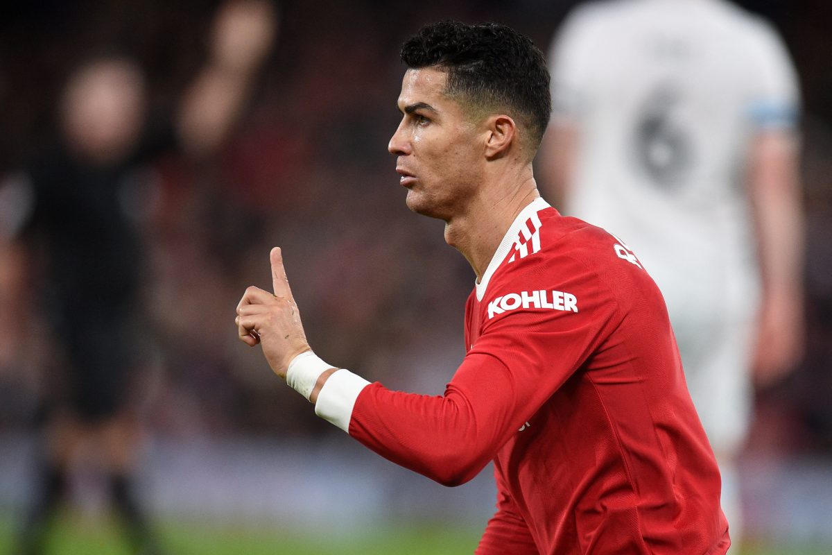 El increíble récord de CR7 en Instagram La reconocida figura del Manchester United y del fútbol mundial, el portugués Cristiano Ronaldo, logró un récord asombroso en Instagram. El delantero superó los 400 millones de seguidores y se convirtió en la persona más influyente de esta red social en todo el mundo.
