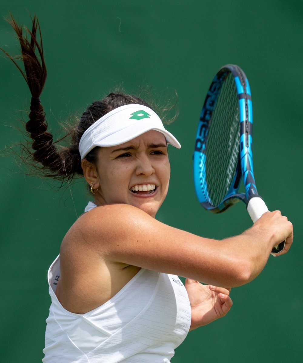 La tenista colombiana María Camila Osorio se despidió del Abierto de Australia En su primera experiencia en el Abierto de Australia, María Camila Osorio se va con un balance no tan positivo al caer en dobles mixtos la noche de esta jueves. Osorio, haciendo dupla con el caleño Juan Sebastián Cabal, sufrió la derrota en la primera ronda ante los locales Arina Radionova y Marc Polmans con parciales de 6-4, 3-6 y en el súper tiebreak 7-10.