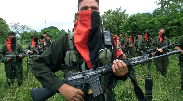 Comitiva presidencial fue atacada a bala en el Catatumbo 1 Comitiva presidencial fue atacada a bala en el Catatumbo La Presidencia de la República confirmó que una avanzada presidencial, integrada tanto por personas de seguridad como de prensa, que se dirigía desde Bucaramanga al Tarra, Norte de Santander, fue atacada a bala por un grupo armado.