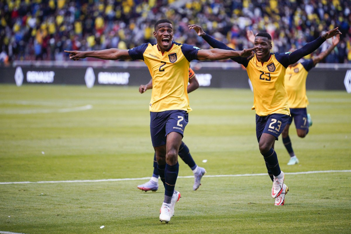 Uruguay le ganó a Paraguay y Brasil empató contra Ecuador en la fecha 15 Ecuador dio este jueves un paso gigante hacia el Mundial de Catar al igualar 1-1 con Brasil en la altura de Quito (2.850 msnm), en una jornada en la que Uruguay logró un vital triunfo de visita 1-0 frente a Paraguay, que quedó al borde del abismo.&nbsp;