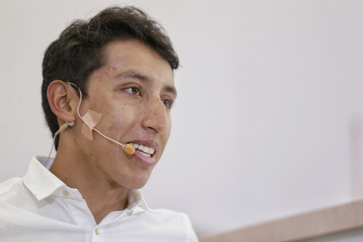 Egan Bernal se pronunció sobre el triunfo de Petro 1 Egan Bernal se pronunció sobre el triunfo de Petro El ciclista colombiano Egan Bernal se pronunció este lunes en su cuenta de Twitter sobre el triunfo de Gustavo Petro como nuevo presidente de Colombia. El pedalista que ha mostrado su descontento con el político escribió en su red social: “Nos guste a muchos o no, Gustavo Petro es nuestro nuevo presidente”.