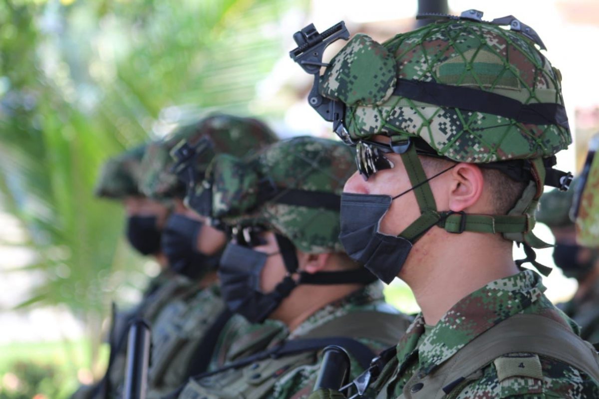 Ataques simultáneos contra el Ejército dejan un muerto y 25 heridos De manera simultánea en los departamentos de Cesar, Norte de Santander, Cauca, Valle del Cauca y Antioquia se presentaron atentados simultáneos contra la Fuerza Pública, que dejaron un militar muerto y 25 más heridos.