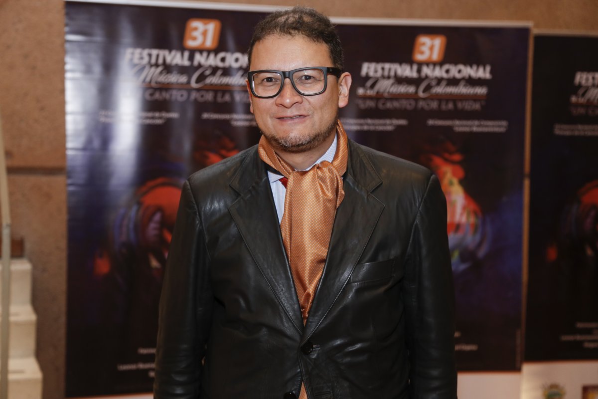 Reconocido docente Fabián Sanabria fue imputado por acceso carnal Fabián Sanabria Sánchez, sociólogo, docente universitario y excandidato a la presidencia de la Universal Nacional, fue imputado por el delito de acceso carnal violento agravado, por haber abusado presuntamente de un joven.