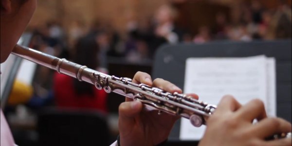 Este sábado será la primera jornada de 'Súbase al Julio Fest 2022' 'Súbase al Julio Fest 2022', una iniciativa de la Gerencia de Música del Instituto Distrital de las Artes (Idartes), busca apoyar la reactivación económica del sector artístico e incentivar la la música en vivo en Bogotá. Es por eso que se llevará a cabo este sábado 29 de enero un concierto en el Teatro Estudio del Teatro Mayor Julio Mario Santo Domingo, ubicado en la Calle 170 No. 67-51, de 5 de la tarde a 8 de la noche.