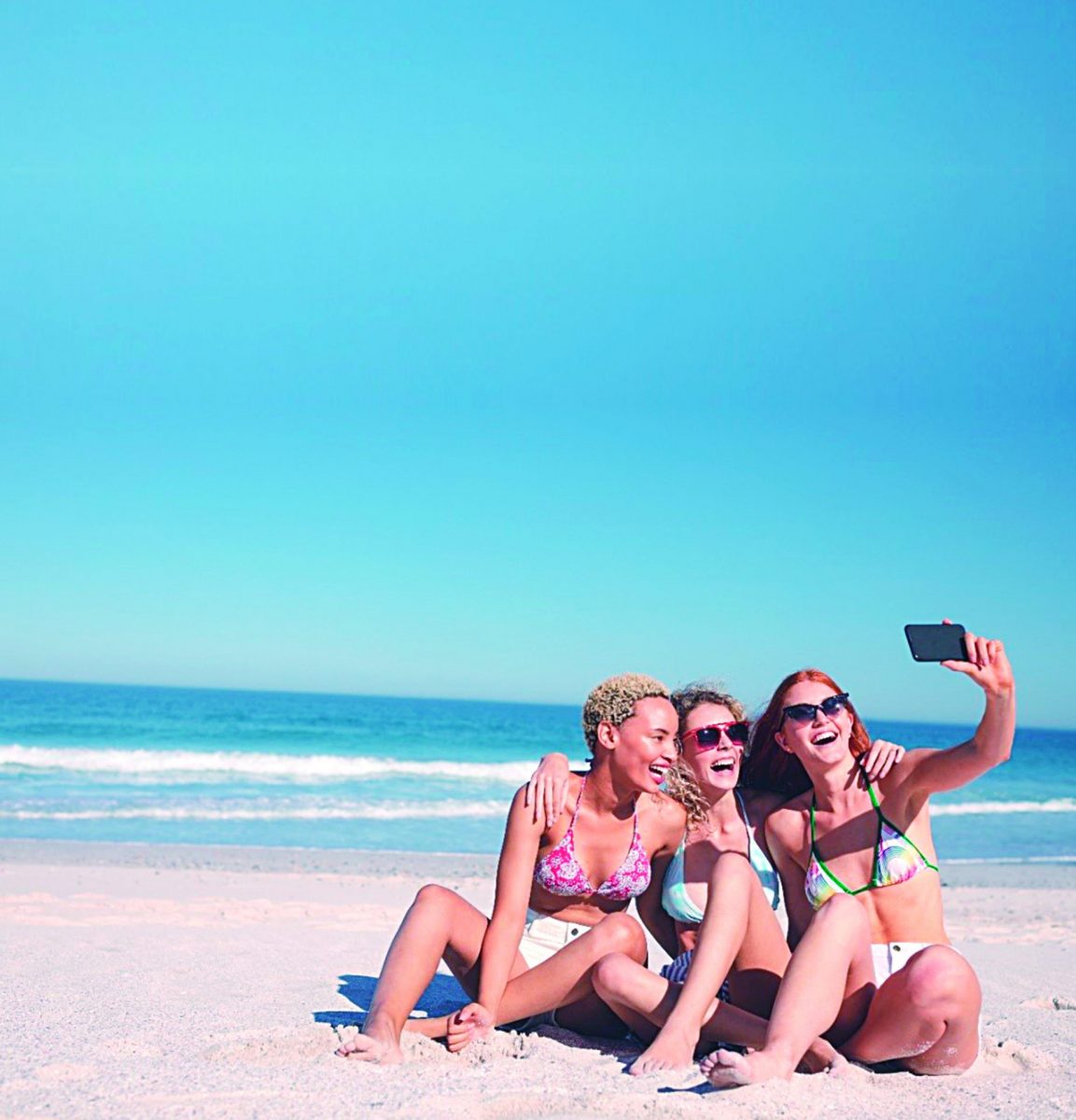 ¡Mucho cuidado! Consejos para evitar que su celular se recaliente Estamos en la temporada preferida por muchos colombianos para disfrutar de sus vacaciones y, según Kayak (metabuscador online), los destinos preferidos son San Andrés, Santa Marta, Barranquilla y Cartagena, ciudades conocidas no solo por su oferta turística, sino también por su cálido clima, un factor externo que puede impactar en el buen funcionamiento y rendimiento de nuestro celular.