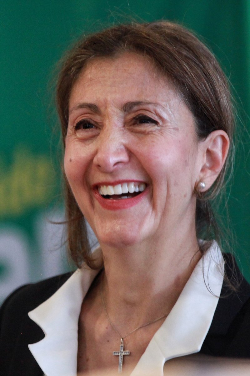 Veinte años después Íngrid Betancourt se vuelve a lanzar a la Presidencia 1 Veinte años después Íngrid Betancourt se vuelve a lanzar a la Presidencia Este martes la exsenadora y excandidata presidencial, Íngrid Betancourt, anunció en una rueda de prensa, en el Salón Rojo del Hotel Tequendama, que será candidata a la presidencia de la República.