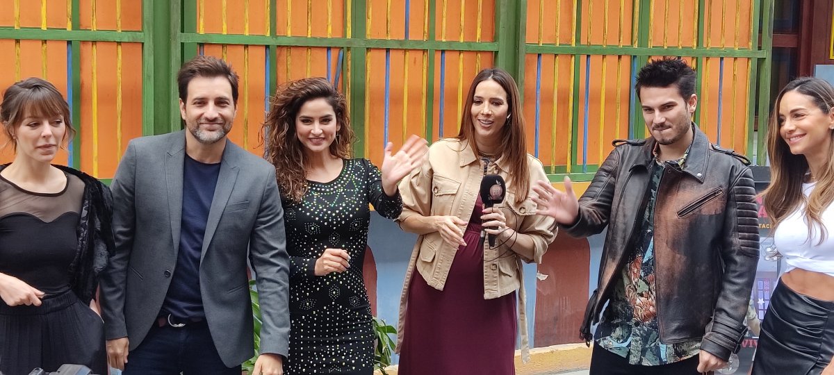 ENTREVISTA: Pipe Bueno nos habló de su papel en 'Te la dedico' 2 ENTREVISTA: Pipe Bueno nos habló de su papel en 'Te la dedico' Q'HUBO Bogotá estuvo en el lanzamiento de la nueva novela 'Te la dedico’, de RCN, para contar una historia llena de música y despecho a cargo de dos figuras, como lo son Pipe Bueno y Diana Hoyos.