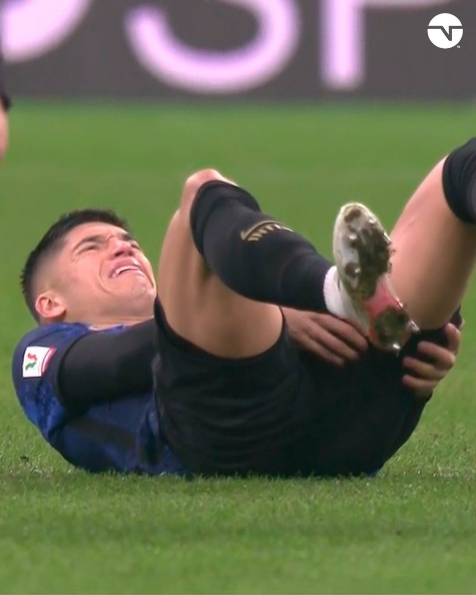Delantero argentino salió llorando y se pierde partido contra Colombia 1 Delantero argentino salió llorando y se pierde partido contra Colombia La Selección de Argentina, rival de Colombia en la próxima doble fecha de las Eliminatorias suramericanas al Mundial Catar 2022, presentó este jueves una baja en su convocatoria, se trata de Joaquín Correa, atacante del Inter de Milán que sufrió una lesión muscular.