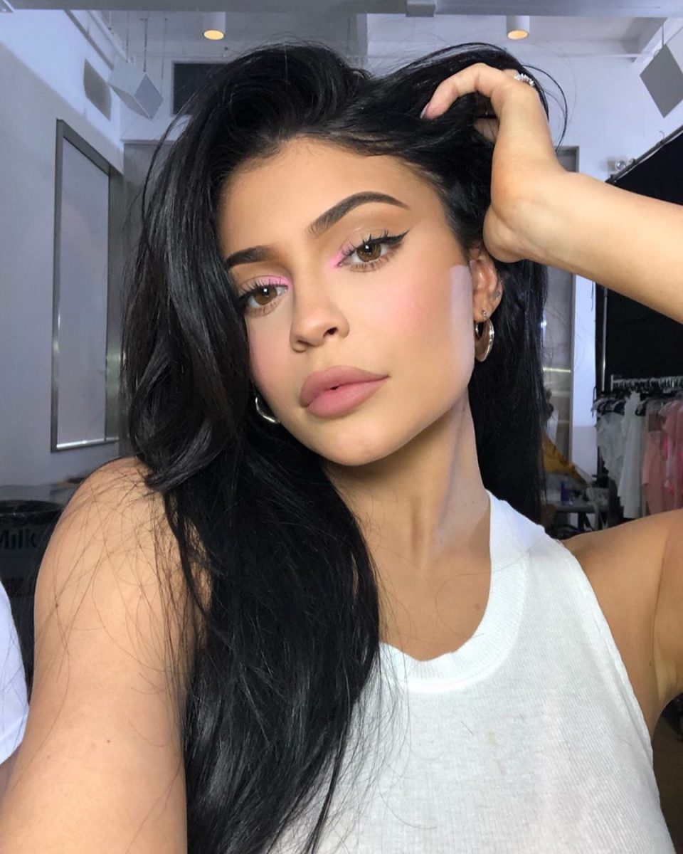 Estos son los cinco famosos con más seguidores en Instagram 3 Estos son los cinco famosos con más seguidores en Instagram Con el uso de las redes sociales, en especial Instagram, encabezada como una de las más visitadas hoy en día, puede surgirnos una pregunta: ¿quién es la persona más seguida en el mundo y qué hace para tener tanta influencia sobre las personas?