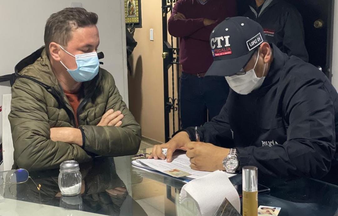 Capturan a hermano de Mauricio Leal por muerte del estilista y su mamá En las últimas horas la Fiscalía General de la Nación capturó a Yhonier Rodolfo Leal Hernández por su presunta participación en el vil asesinato del estilista Mauricio Leal y su señora madre, Marleny Hernández, en hechos ocurridos el pasado 21 de noviembre en una lujosa casa de un condominio de La Calera.