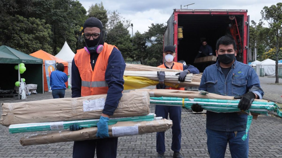 Habrá jornada de 'Reciclatón' este jueves en Engativá A partir de las 8 de la mañana y hasta las 2 de la tarde, este jueves 27 de enero en la localidad de Engativá se llevará a cabo la primera jornada de 'Reciclatón' de este año en Bogotá, donde los ciudadanos podrán entregar residuos especiales y peligrosos a la Secretaría de Ambiente, que liderara la iniciativa.  