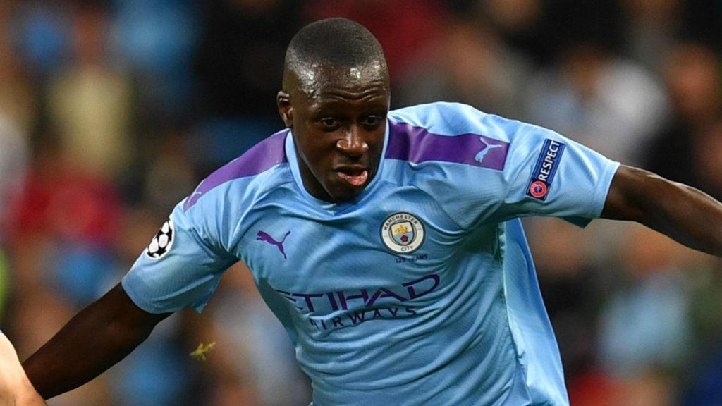 El campeón mundial que fue trasladado a una cárcel de máxima seguridad 3 El campeón mundial que fue trasladado a una cárcel de máxima seguridad El futbolista del Manchester City, Benjamin Mendy, de 27 años de edad, quien es acusado por la justicia británica por siete cargos de violación en su contra, fue trasladado a una prisión de máxima seguridad, ya que su seguridad se encontraba en peligro.