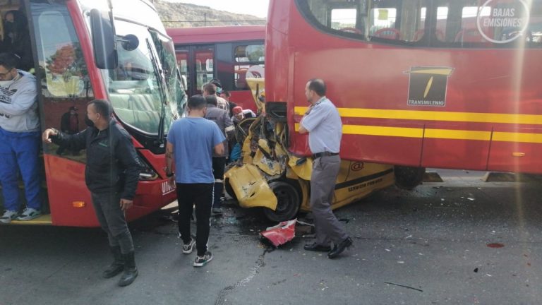 Accidente taxi usme