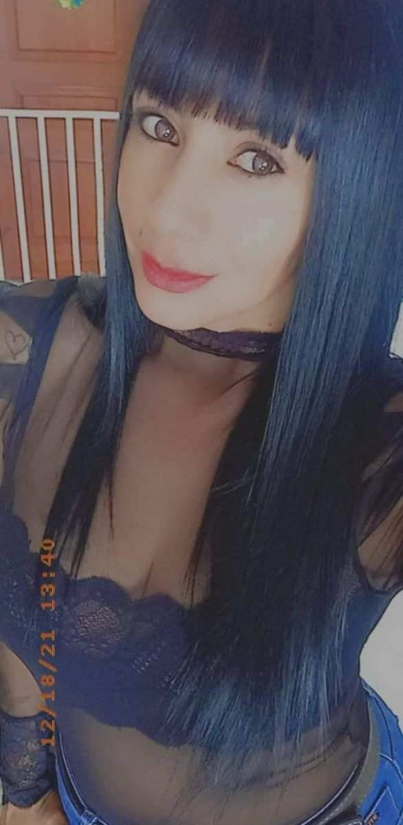 Triste final de Julieth Andrea en conjunto de Parques de Bogotá Los gritos y el desespero de los residentes del barrio Parques de Bogotá por la caída de una mujer desde el quinto piso de uno de los edificios del conjunto residencial Los Cerezos, en Bosa, la noche del domingo, aún retumban por las calles del vecindario.