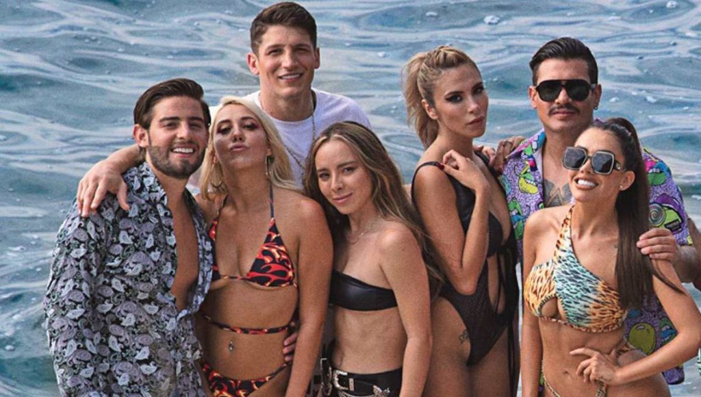EL DESENFRENO DE ‘ACAPULCO SHORE’ SE TRASLADÓ A COLOMBIA 1 EL DESENFRENO DE ‘ACAPULCO SHORE’ SE TRASLADÓ A COLOMBIA ‘Acapulco Shore’, la exitosa versión mexicana de ‘Jersey Shore’, deja las playas mexicanas y en su nueva temporada escogió el Caribe colombiano, muy cerca de Cartagena de Indias, donde volverán a vivir sus alocadas fiestas.