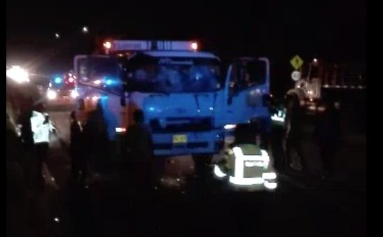 Muere linchado conductor que atropelló a una mujer embera y a su hija La Alcaldía de Bogotá confirmó este miércoles que el conductor Hildebrando Rivera Gantiva, de 60 años, quien atropelló y mató a una mujer Embera y a su hija, murió luego de ser linchado por esta comunidad indígena.