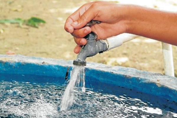 Prográmese con los cortes de agua para este viernes 1 Prográmese con los cortes de agua para este viernes La empresa de Acueducto de Bogotá informó que para este viernes 15 de julio, se harán obras de reparación en las redes de distribución de algunos sectores de la ciudad, con el fin de minimizar afectaciones por daños mayores en las tuberías o en los accesorios de suministro de agua.