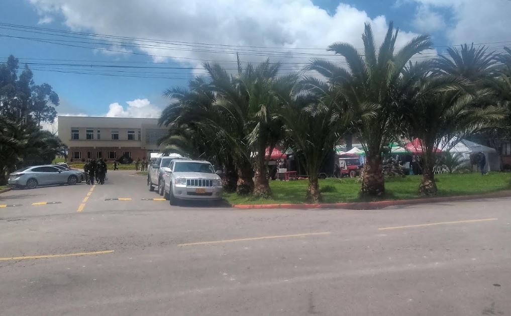 Subteniente murió de un disparo en batallón de Facatativá Una tragedia se presentó al interior del Batallón de Infantería No.38 Miguel Antonio Caro, ubicado en el municipio de Facatativá (Cundinamarca), en la mañana de ayer.