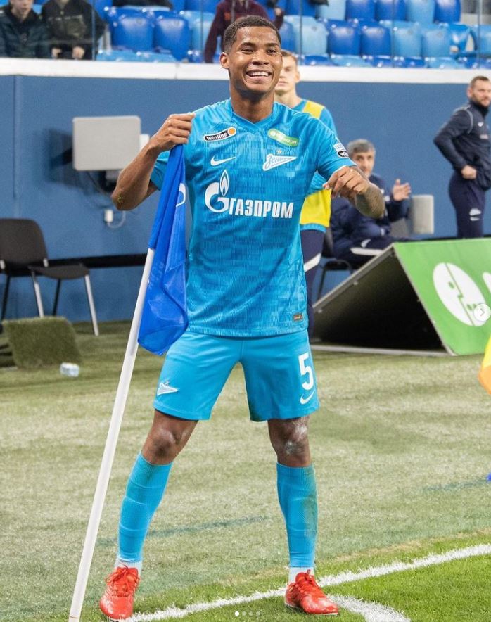 Los colombianos por los que más han pagado en enero 3 Los colombianos por los que más han pagado en enero Los futbolistas colombianos en el fútbol mundial se han valorizado con los años y en estos momentos hay un fuerte interés del Liverpool y el Newcastle United, ambos de la Premier League inglesa, por hacerse con los derechos de Luis Díaz.