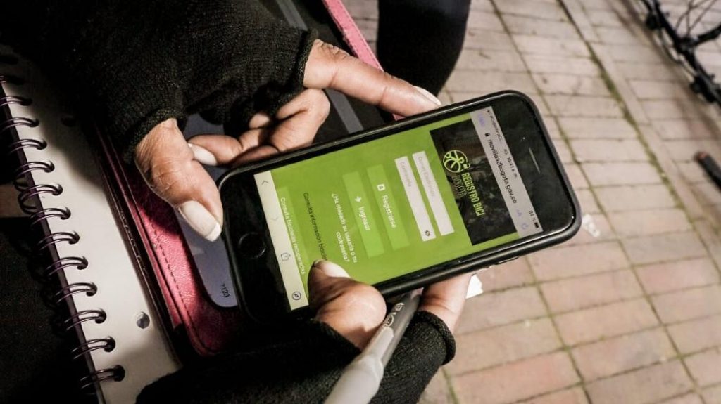 Registre su bicicleta de manera virtual A partir de este año el registro de bicicletas es obligatorio. Por eso la Secretaría de Movilidad tiene disponible una página de internet para que los ciudadanos hagan este proceso de manera virtual.