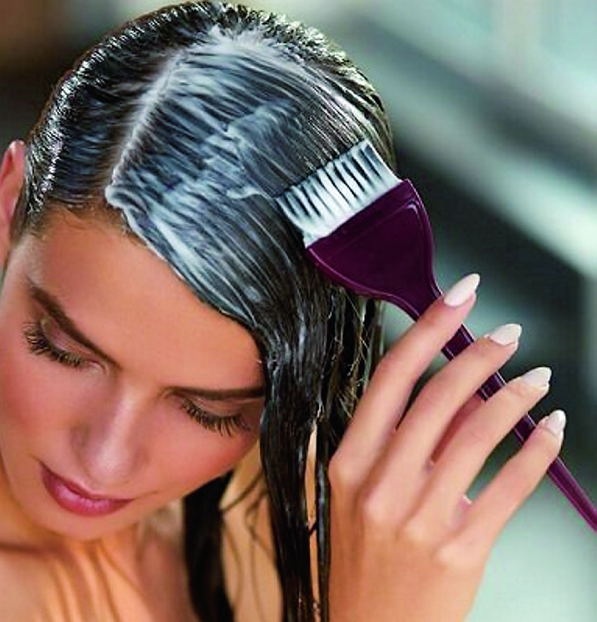 ¡A cuidarse el pelo con estos súper tips! Una de las partes del cuerpo que las mujeres más queremos lucir hermoso es el cabello. Muchas son felices cambiándose el color cada que pueden, otras son más sencillas, pero con seguridad todas lo quieren tener sano, y más empezando el año.