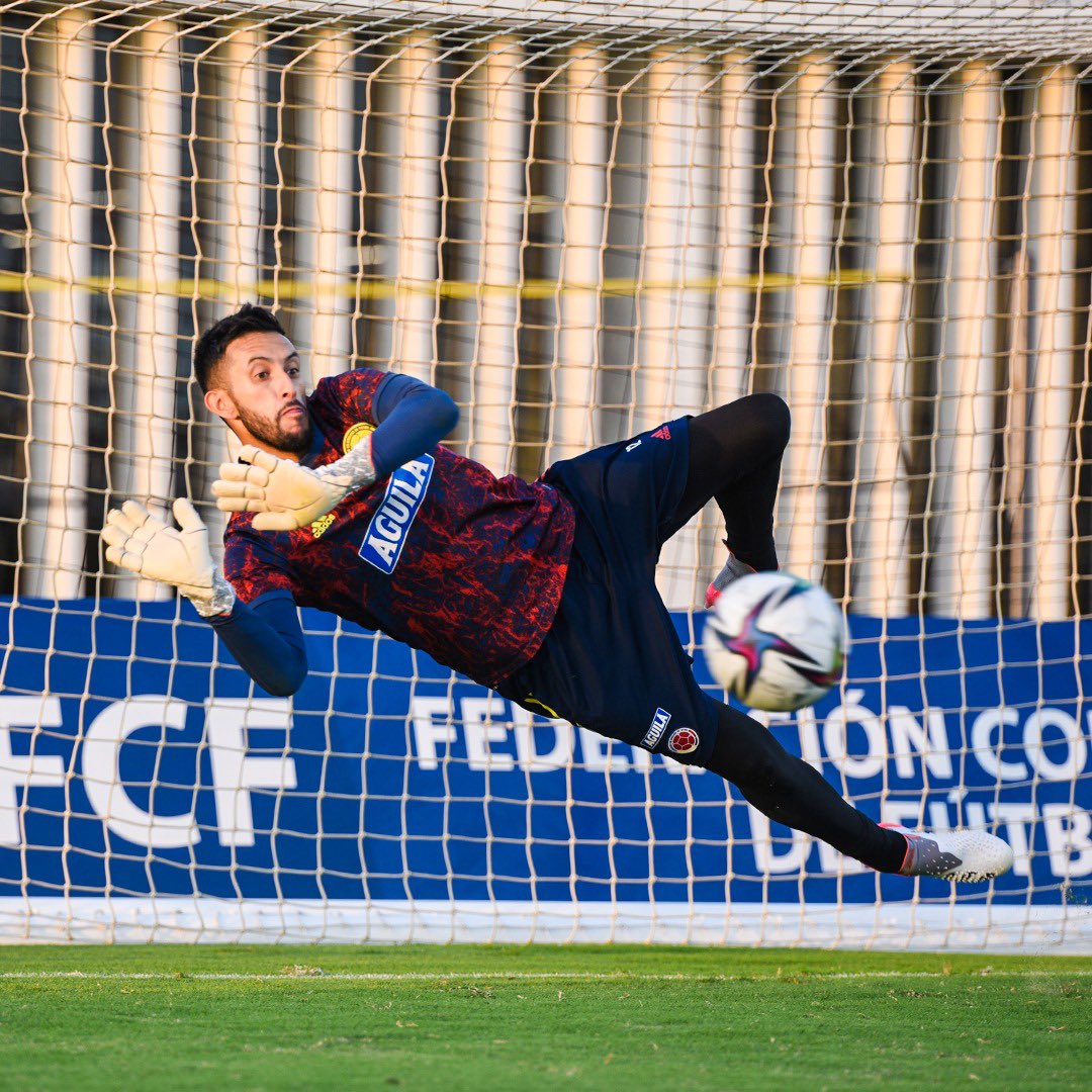 Rueda trabaja desde hoy con el grupo de 28 jugadores completo 1 Rueda trabaja desde hoy con el grupo de 28 jugadores completo Con la llegada de Radamel Falcao García y Juan Guillermo Cuadrado en la noche de este lunes, la convocatoria de los 28 jugadores de la Selección Colombia quedó completa de cara a los retos que tendrá en las fechas 15 y 16 de las Eliminatorias Suramericanas, para enfrentar a Perú y Argentina.