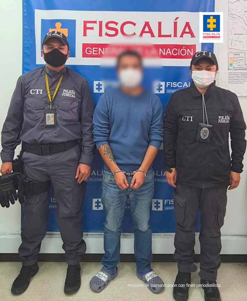 Capturan en Suba al asesino de Jhonatan Tacuma 1 Capturan en Suba al asesino de Jhonatan Tacuma En los últimos minutos se dio a conocer que el asesino del joven Jhonatan Alexánder Tacuma Sánchez, quien fue atacado brutalmente con un destornillador el pasado 25 de diciembre, y perdió la vida este martes 4 de enero, fue capturado por las autoridades en la localidad de Suba.