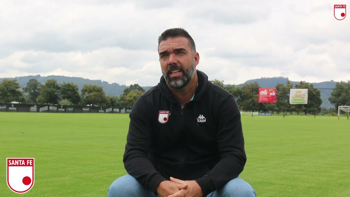 Santa Fe y Millos se estrenan este viernes en la Liga Arranca una nueva temporada para Independiente Santa Fe. El conjunto 'Cardenal’ iniciará su participación en la Liga BetPlay recibiendo esta tarde (6 p. m.), en El Campín, a La Equidad. Q’HUBO le cuenta cómo llega el 'Rojazo' para sus nuevos retos, cómo se preparó y qué objetivos tiene para reivindicarse con su hinchada.