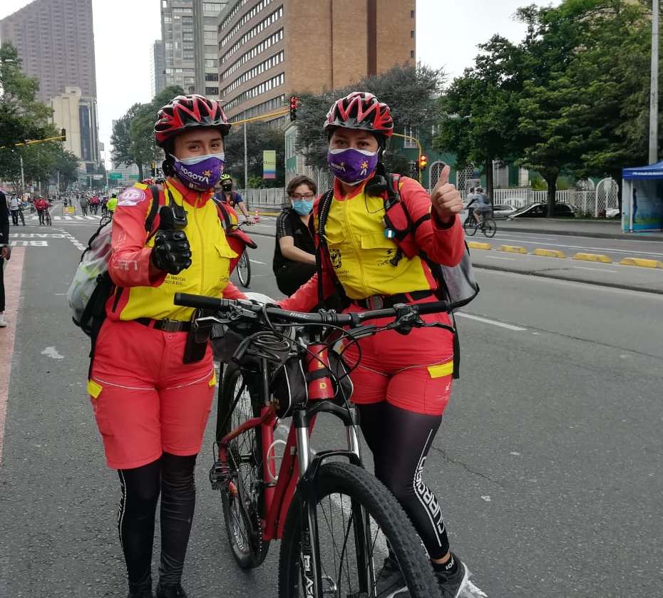 ¿Le gusta montar en bici? ¡Hay trabajo como guardián de la ciclovía! El Instituto de Recreación y Deporte (IDRD) está realizando la convocatoria para quienes deseen trabajar como guardianes de la ciclovía. De acuerdo con la entidad, son cerca de un millón 500 mil personas las que acuden allí cada domingo para hacer algún tipo de actividad física.