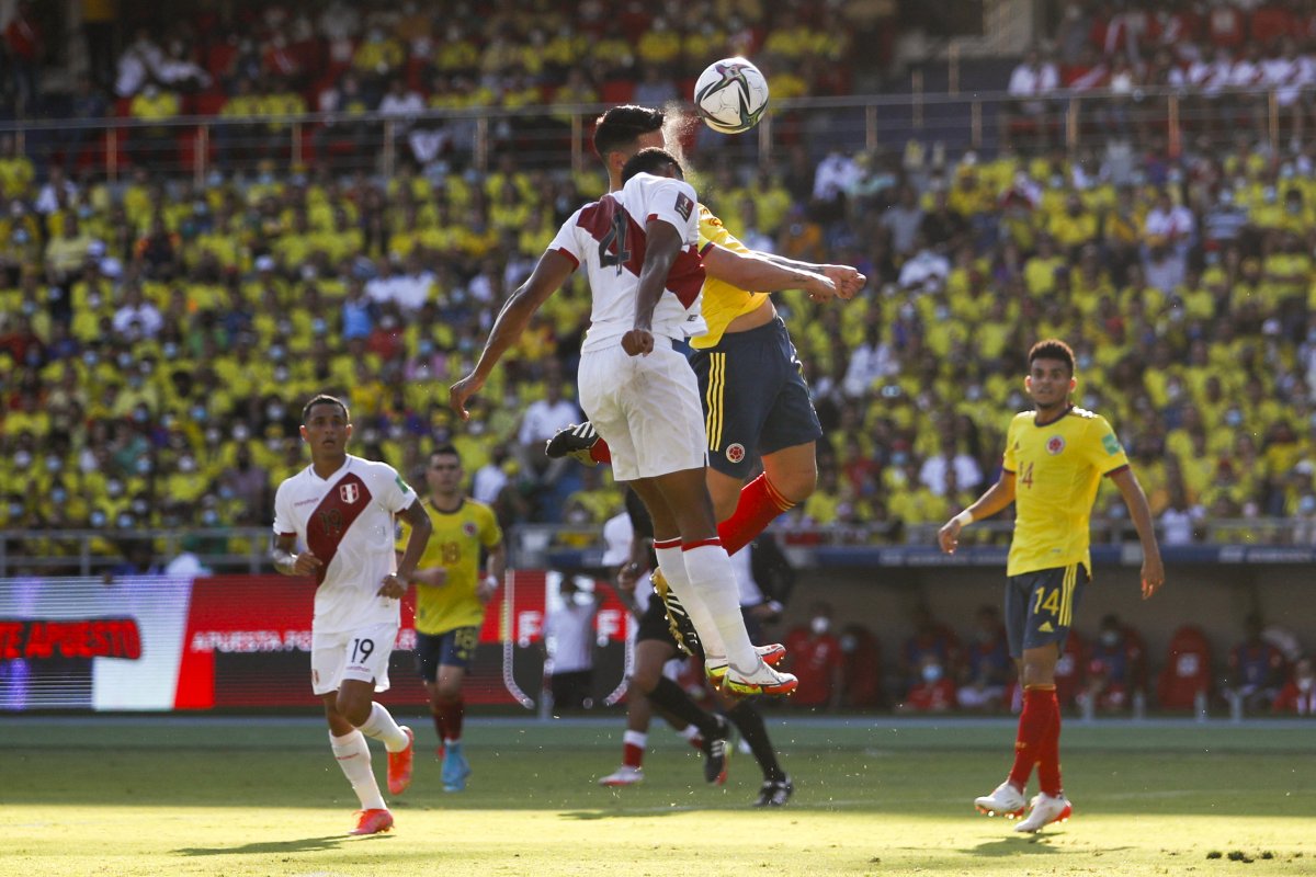 ¡Qué paridera! Se acabó el primer tiempo con empate 0-0 ante Perú 2 ¡Qué paridera! Se acabó el primer tiempo con empate 0-0 ante Perú Así fueron las jugadas más importantes del primer tiempo del partido que disputan la Selección de Colombia y Perú, en el Estadio Metropolitano de Barranquilla, donde, al término del primer tiempo, empatan 0-0, un resultado preocupante en las aspiraciones de conseguir el cupo al Mundial de Catar.