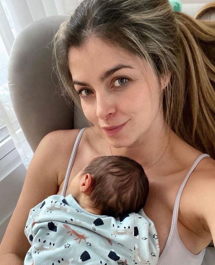 EN VIDEO: Cristina Hurtado reveló el nombre de su hijo y contó cómo lo escogieron 1 EN VIDEO: Cristina Hurtado reveló el nombre de su hijo y contó cómo lo escogieron Cristina Hurtado, su esposo Josse Narváez y sus hijos ya eligieron el nombre que le dieron al menor de la familia. Por medio de un video que publicó en Instagram la presentadora contó cómo fue el proceso para escogerlo.