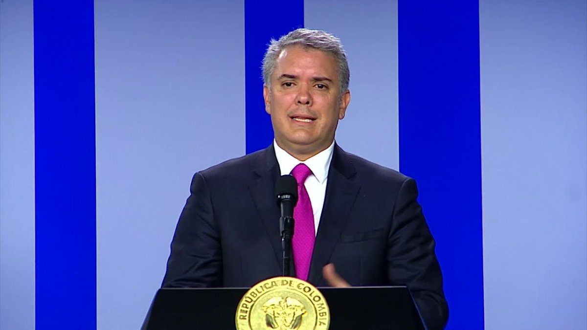 El presidente Duque se quitó 11 kilos de encima Ser presidente de la República es un reto muy exigente, tanto así que usualmente se hace una comparación del antes y después de pasar por este cargo, en el caso del presidente Iván Duque en el último año se notó que aumentó de peso, lo que incluso le valió críticas de opositores a su gobierno.