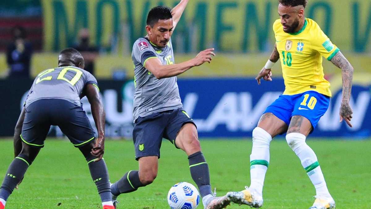 ¡Prográmese! Hoy se juegan tres partidos de la fecha 15 de las Eliminatorias 2 ¡Prográmese! Hoy se juegan tres partidos de la fecha 15 de las Eliminatorias Con las selecciones de Brasil y Argentina ya clasificados, y Ecuador a un paso, Suramérica entra en zona de definición de sus Eliminatorias para el Mundial de Catar 2022, con la disputa de la decimoquinta fecha, que se jugará entre este jueves y mañana viernes.