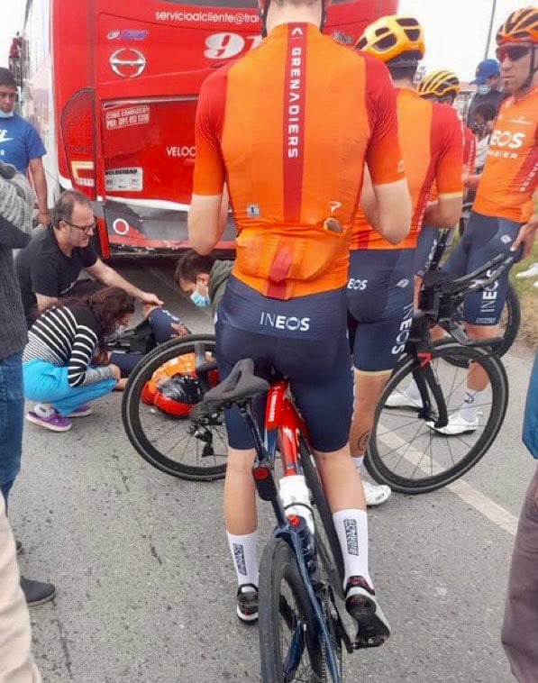 Preocupante parte médico de Egan tras tremendo accidente Hace pocos minutos la Clínica Universidad de la Sabana entregó el parte médico del ciclista colombiano Egan Arley Bernal, quien se accidentó en la mañana de este lunes, cuando se encontraba entrenando por una vía de Cundinamarca, junto a coequiperos del escuadrón británico Ineos.