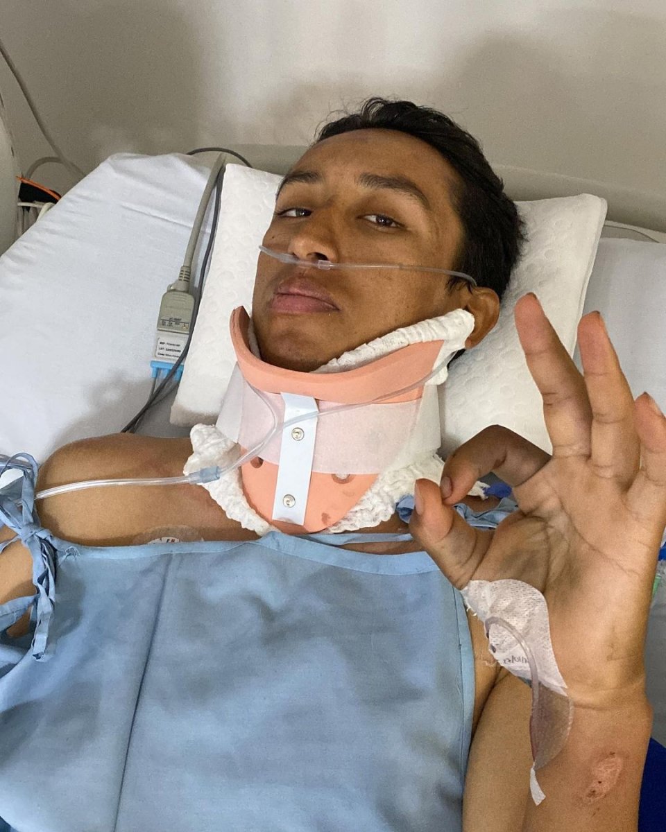 ¡Una más! Exitosa cirugía le practicaron a Egan en la columna En la tarde de este miércoles la Clínica Universidad de la Sabana entregó un nuevo reporte sobre la salud del ciclista zipaquireño Egan Bernal, quien fue operado por cuarta vez luego de sufrir un grave accidente en carretera el pasado 24 de enero en Gachancipá (Cundinamarca).