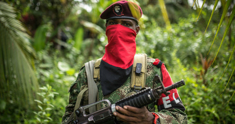 Presidente Duque ordena reforzar la seguridad en Arauca 2 Presidente Duque ordena reforzar la seguridad en Arauca El presidente Iván Duque ordenó este lunes, en un consejo de seguridad en Cartagena, el desplazamiento inmediato de dos batallones del Ejército al departamento de Arauca para controlar la situación de orden público que se registró durante el fin de semana pasado y que dejó (hasta el momento) a 23 personas muertas. Duque, además, anunció el fortalecimiento de la Inteligencia y vigilancia de esa zona.
