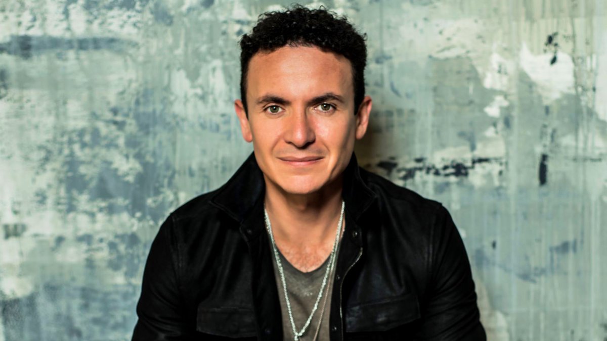 Nuevo trabajo musical de Fonseca que invita al diálogo 5 Nuevo trabajo musical de Fonseca que invita al diálogo Fonseca se encuentra lanzando su nuevo trabajo musical, esta vez, de la mano del artista cubano Cimafunk, con la canción y video ‘Háblame Bajito’.