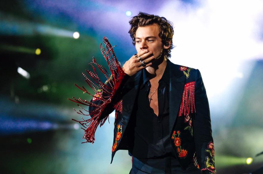 Presidente de la Dimayor se refirió a la polémica por el concierto de Harry Styles 1 Presidente de la Dimayor se refirió a la polémica por el concierto de Harry Styles Tras la polémica que se desató por el concierto de Dua Lipa, que se realizó en el parqueadero de Salitre Mágico, donde los asistentes se quejaron de las pocas pantallas, la baja visibilidad para los que se encontraban en ‘general’ y los problemas de sonido, varios de los ciudadanos que asistirán al concierto de Harry Styles, el próximo 27 de noviembre en este mismo lugar, pidieron que este evento se realice en otro escenario.