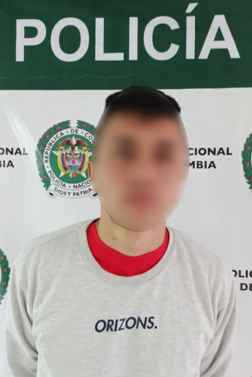 EN VIDEO: Capturan a presunto homicida del patrullero Javier Bedoya 2 EN VIDEO: Capturan a presunto homicida del patrullero Javier Bedoya Tras un arduo operativo de las autoridades, incluso fuera de Bogotá, en las últimas horas se informó sobre la captura del presunto asesino del patrullero de la policía Javier Darío Bedoya, quien fue atacado salvajemente en la localidad de Fontibón el pasado lunes.
