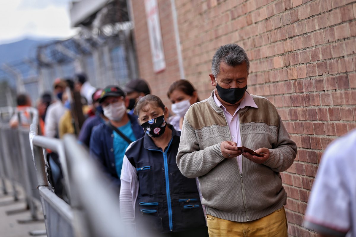 Lo que debe saber para hacer su declaración de renta y pagar impuestos este año 1 Lo que debe saber para hacer su declaración de renta y pagar impuestos este año Los colombianos pagaron $173,6 billones en impuestos en 2021, una cifra que superó la meta fijada para el año ($164 billones) y que significó un aumento de 18,8% frente al recaudo de 2020.