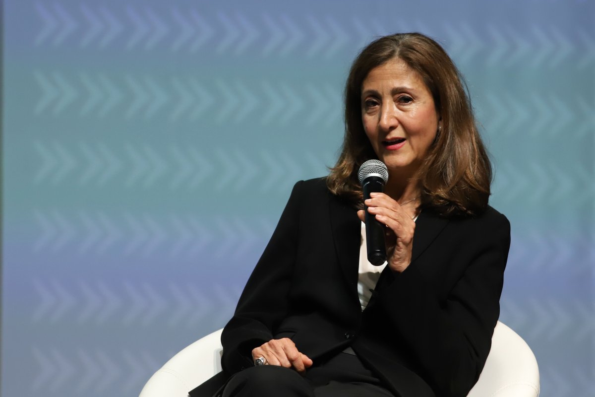 “Las mujeres se hacen violar”, polémica frase de Íngrid Betancourt en debate 2 “Las mujeres se hacen violar”, polémica frase de Íngrid Betancourt en debate En medio de un debate que se llevó a cabo este martes en la Universidad Sergio Arboleda, la aspirante a la presidencia y figura política Íngrid Betancourt dio pie a numerosos comentarios e incluso se hizo tendencia en redes sociales, a raíz de una polémica frase entorno a la violencia sexual que se vive en el país.