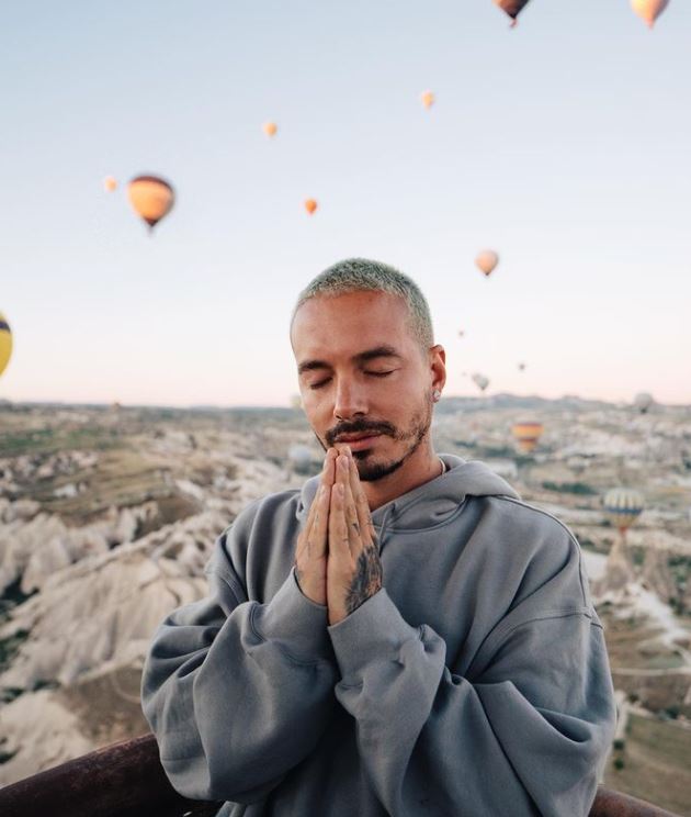 Karol G y J Balvin, los más nominados a los Premios Juventud de este año 2 Karol G y J Balvin, los más nominados a los Premios Juventud de este año Los cantantes colombianos J Balvin y Karol G son los artistas que encabezan la lista de nominaciones a los Premios Juventud 2022.
