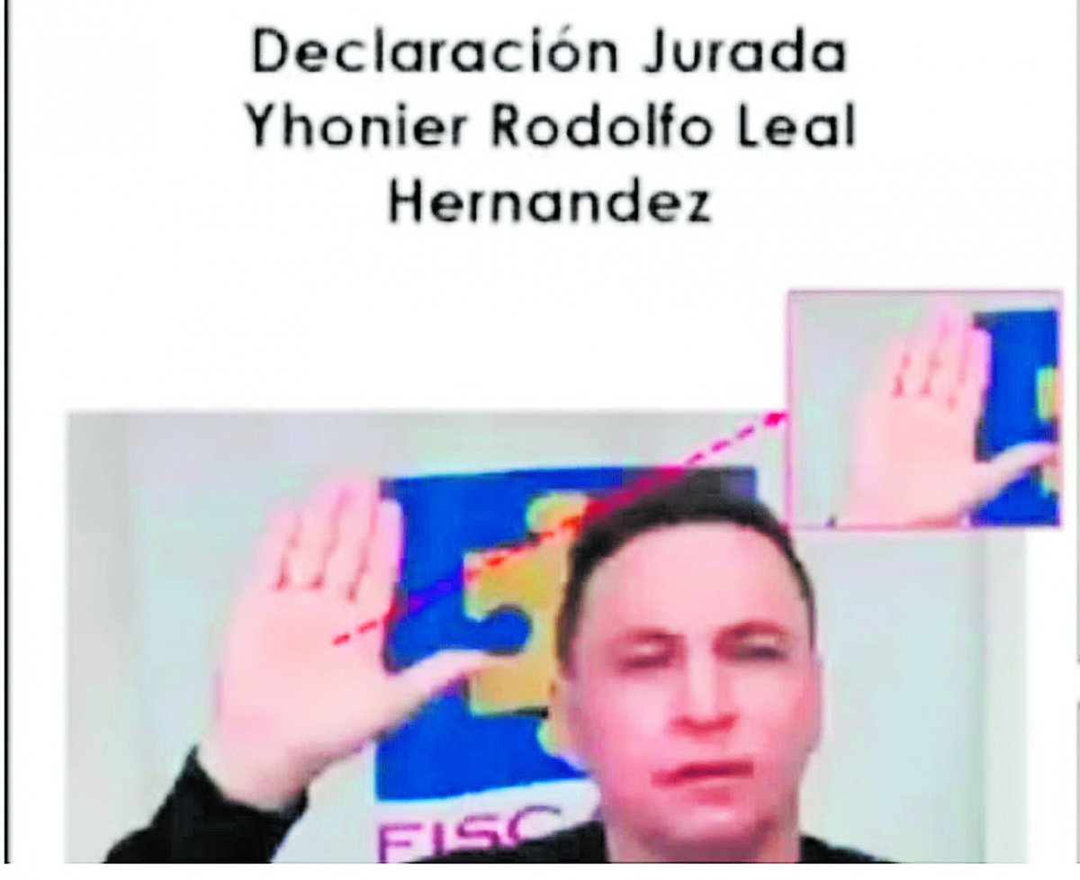 Las 10 pruebas clave que hundieron a Yhonier Leal El país aún se estremece con la confesión hecha ayer por Yhonier Leal, sujeto que aceptó su culpabilidad en los homicidios de su mamá, Marleny Hernández, y de su hermano, Mauricio Leal, cometidos entre el pasado 21 y 22 de noviembre en la casa donde los tres vivían, en el municipio de La Calera (Cundinamarca).
