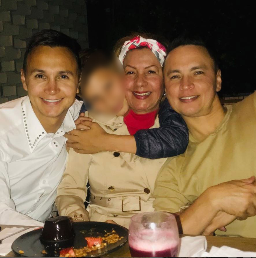 Esta noche se estrena miniserie documental de la familia Leal Un documental con testimonios de familiares de Mauricio Leal y Jhonier se estrenará en las próximas horas, la producción promete una "verdad desconocida".