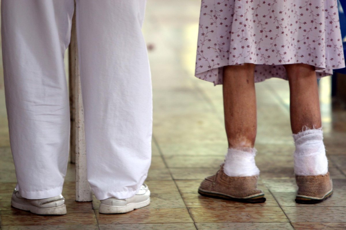 Cada año en Colombia se diagnostican 300 casos de lepra 9 Cada año en Colombia se diagnostican 300 casos de lepra El Ministerio de Salud informó que cada año 300 colombianos son diagnosticados con la enfermedad de Hansen (lepra), por eso la cartera de Salud lanzó una cartilla para pacientes con esta patología.