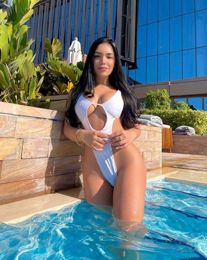 Lesly, la paisa que conquistó a Dubái y Playboy 4 Lesly, la paisa que conquistó a Dubái y Playboy Creció en el barrio Buenos Aires (Medellín) y comenzó a modelar desde que era una niña.