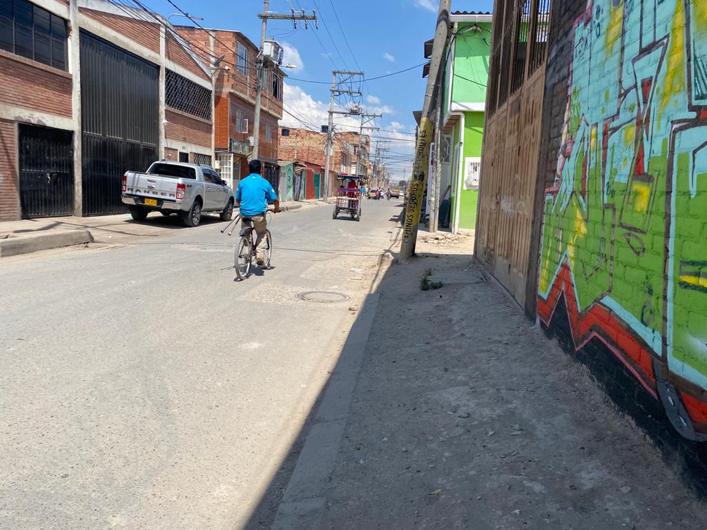 Balean a pareja en Soacha Compartir 2 Balean a pareja en Soacha Compartir Andrés Camilo López Rincón estaba con su esposa descargando un reciclaje que habían recolectado horas antes en Corabastos, cuando dos sicarios en moto se les acercaron y, sin mediar palabra, comenzaron a dispararles sin piedad.